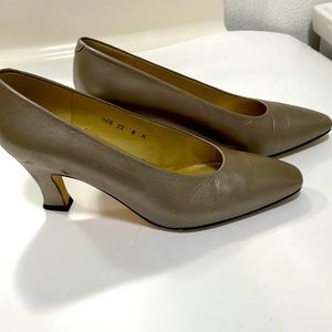 Bandolino Taupe Metallic Pumps